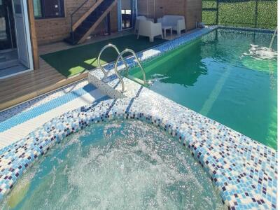 ویلا با استخر و جکوزی در نور