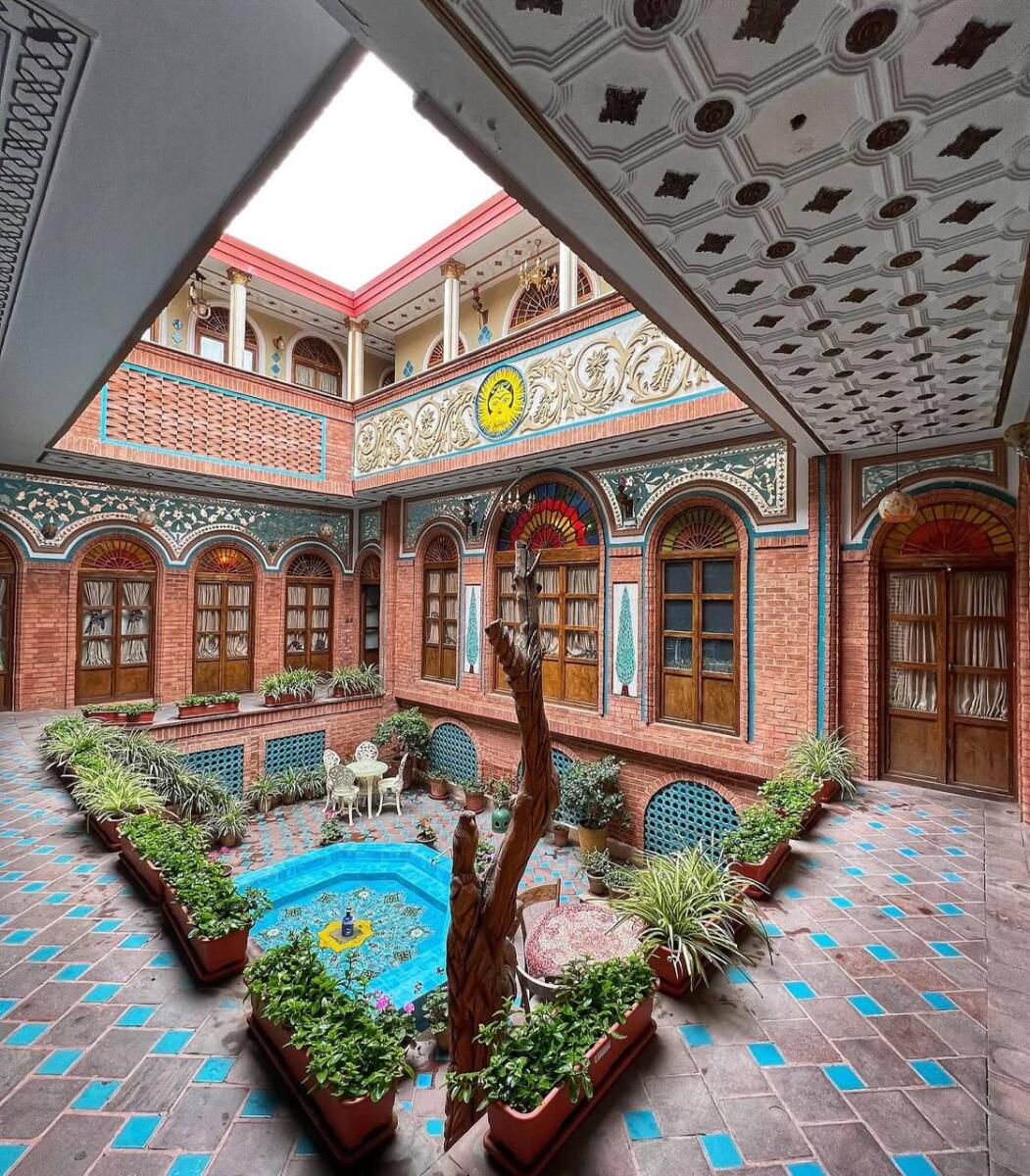 حیاط حیاط