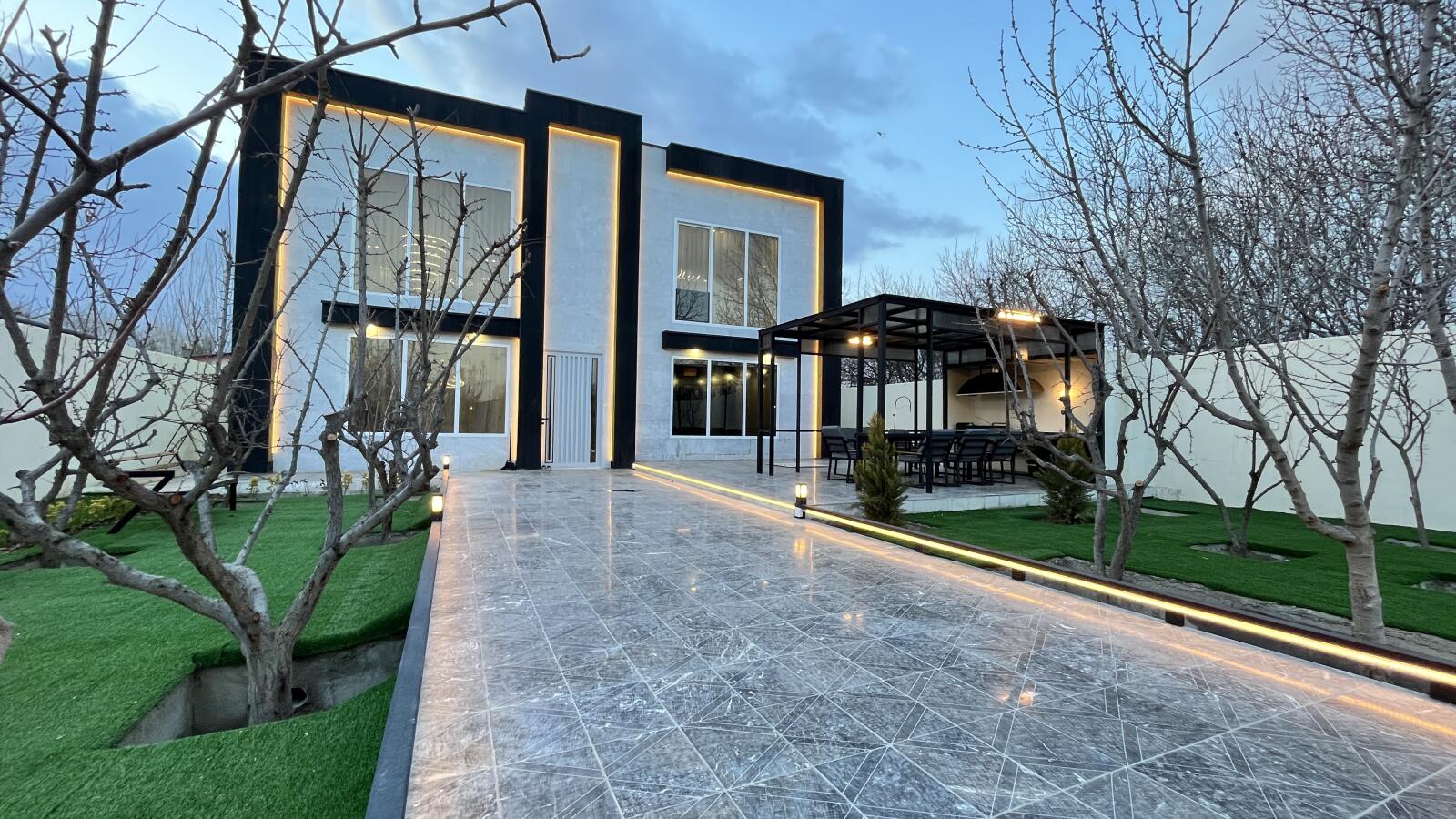 حیاط حیاط