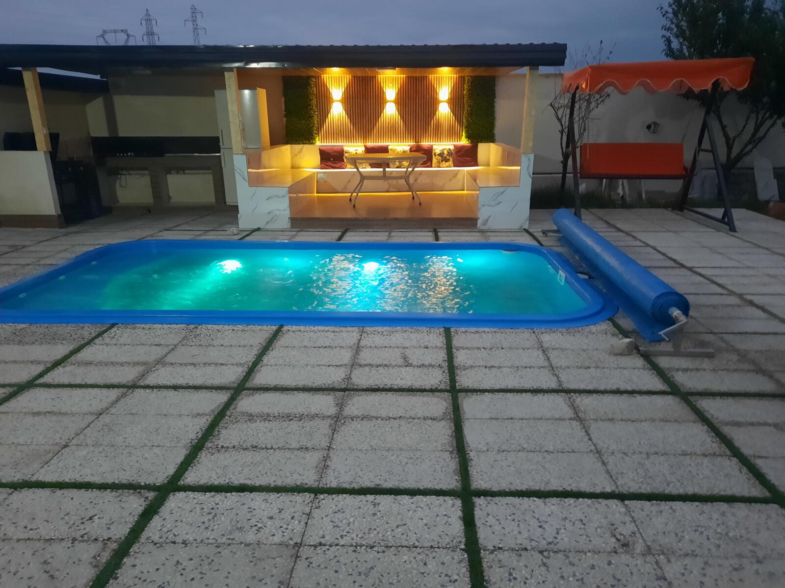 استخر و آلاچیق استخر و آلاچیق