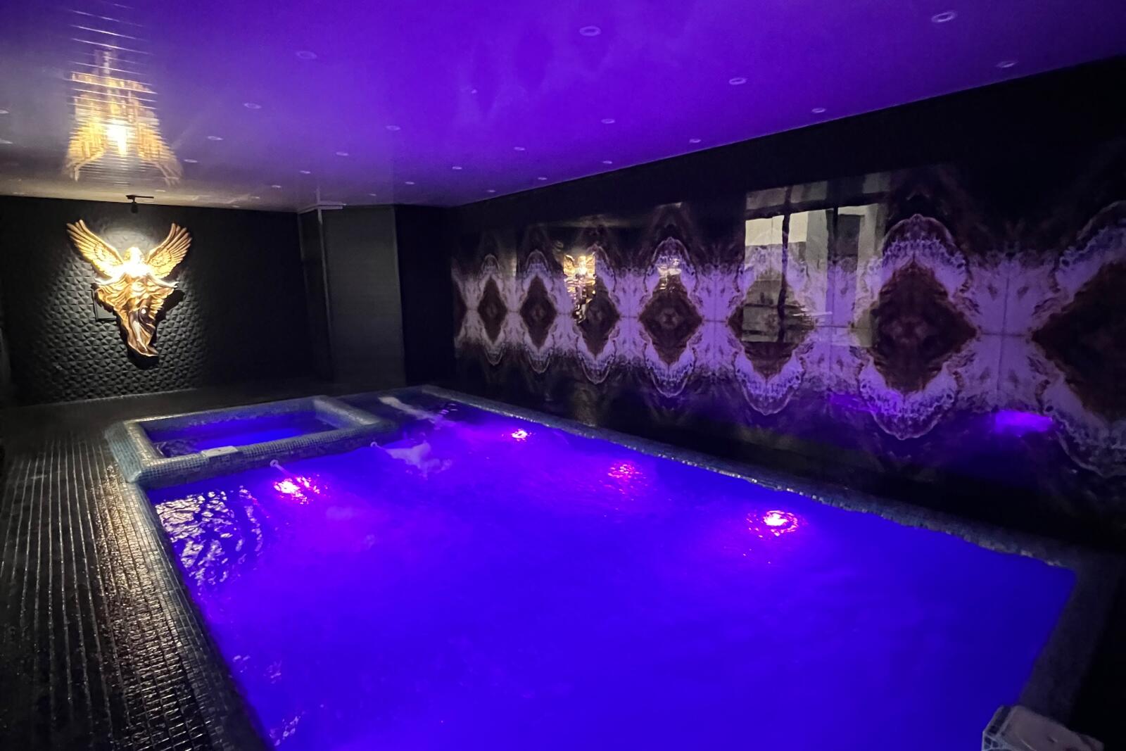 استخر و جکوزی استخر و جکوزی