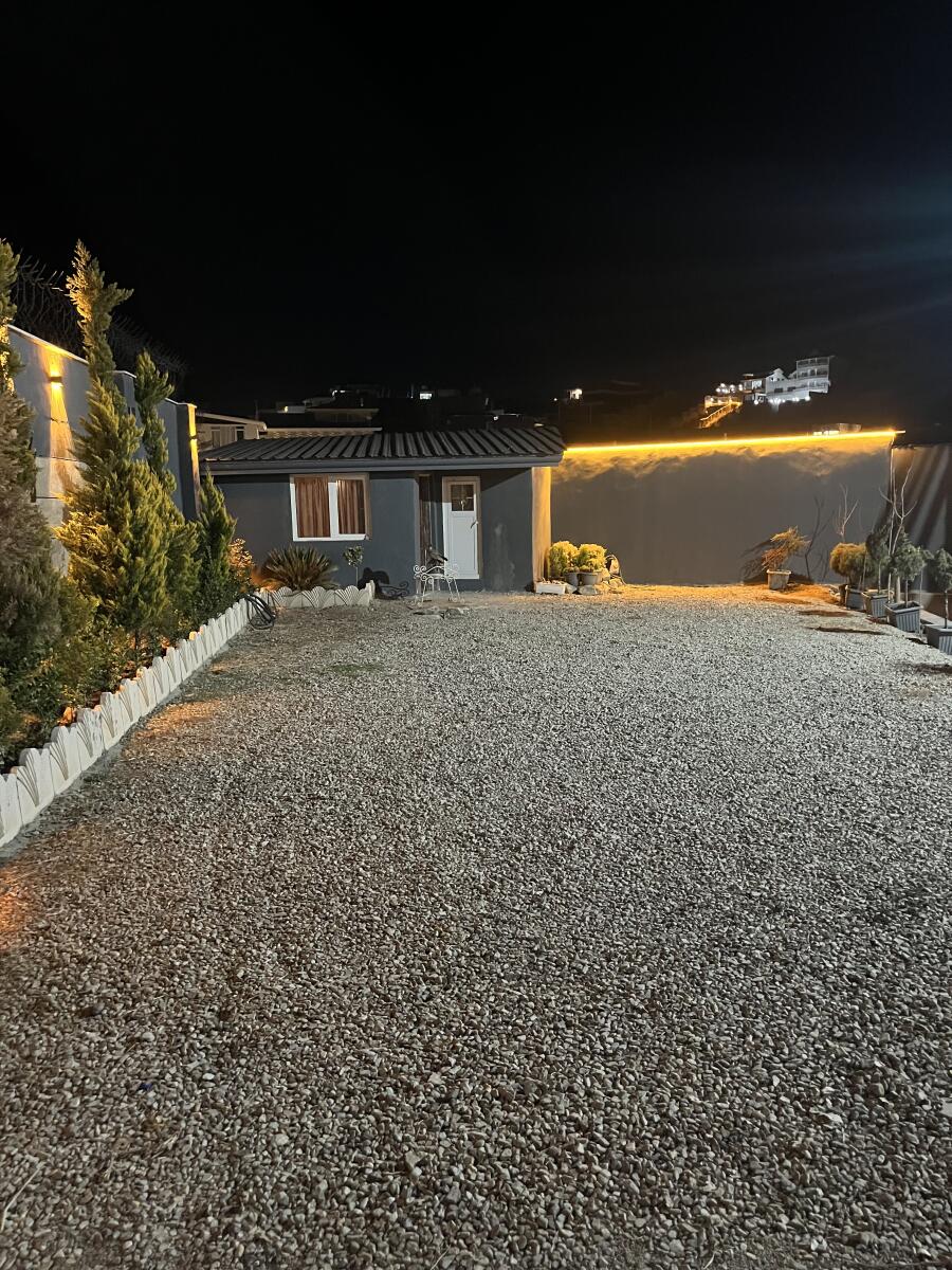 حیاط حیاط