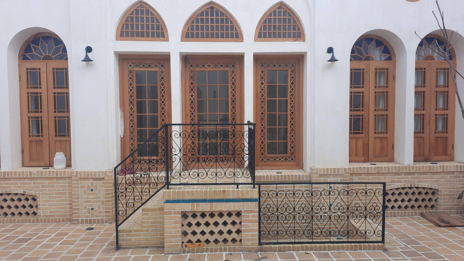 حیاط حیاط