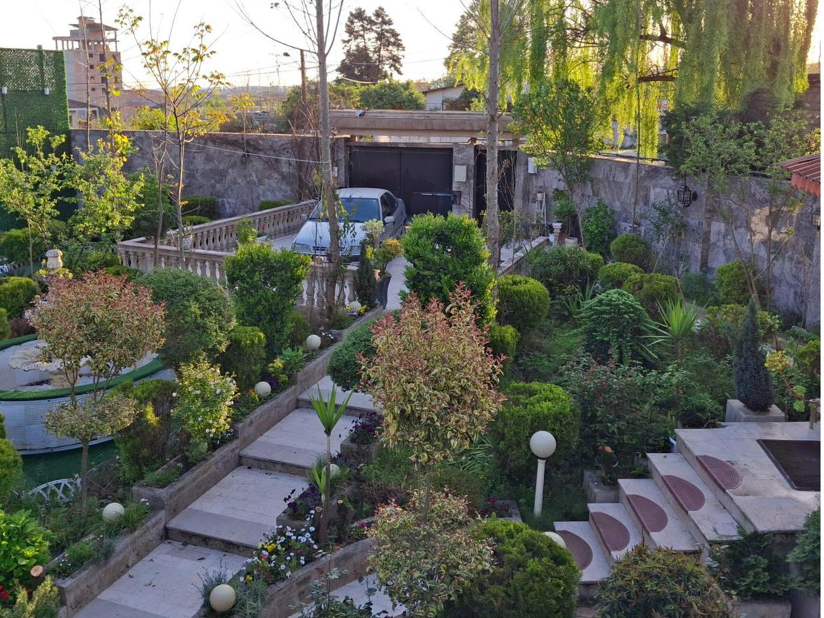 حیاط حیاط