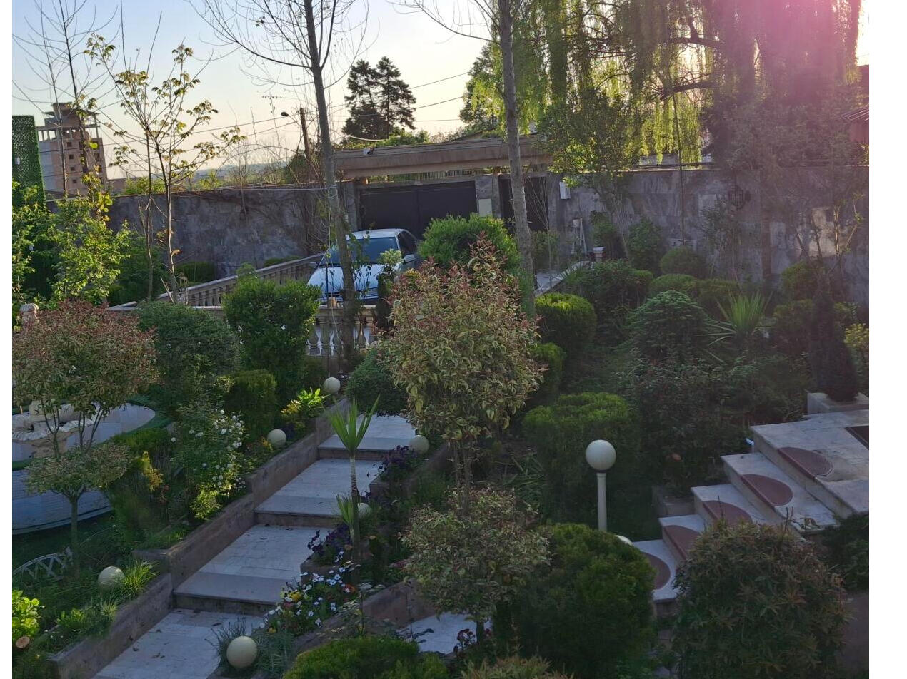 حیاط حیاط