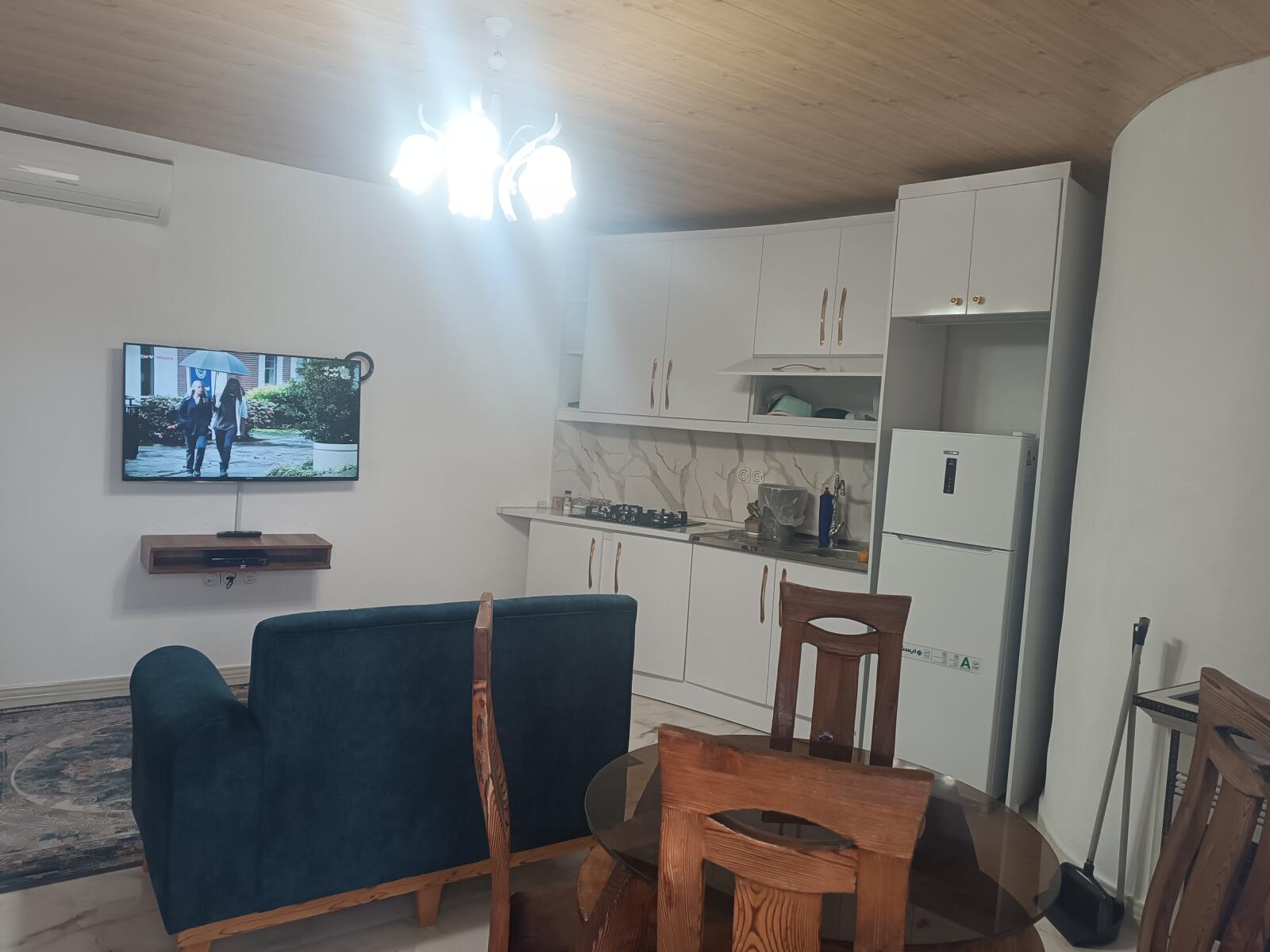 اتاق پذیرایی و آشپزخانه اتاق پذیرایی و آشپزخانه