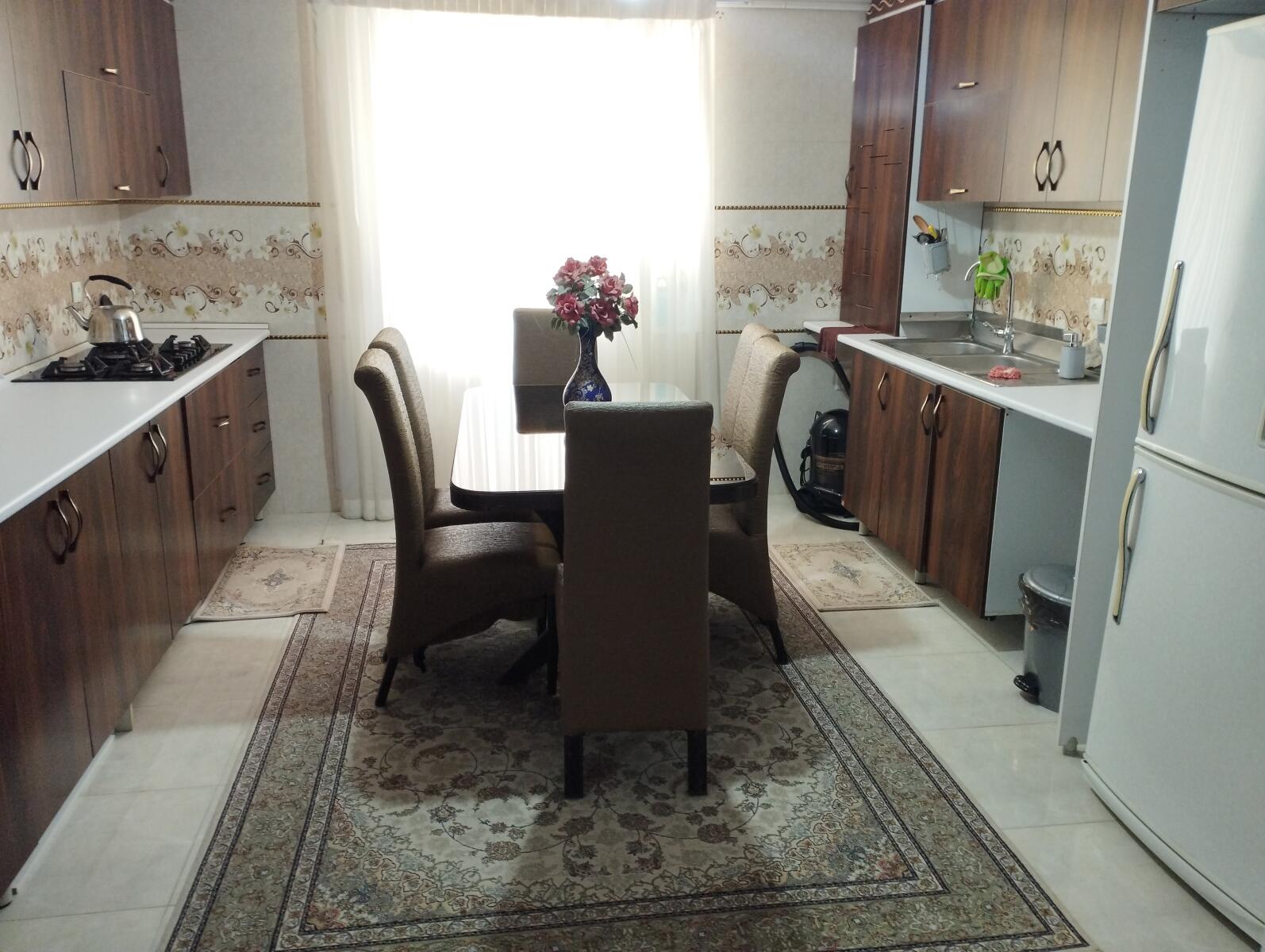 آشپزخانه و میز ناهارخوری آشپزخانه و میز ناهارخوری