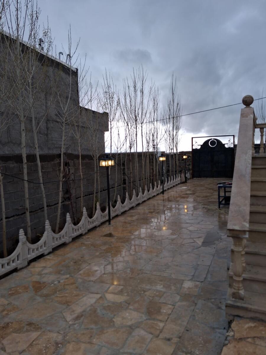 حیاط