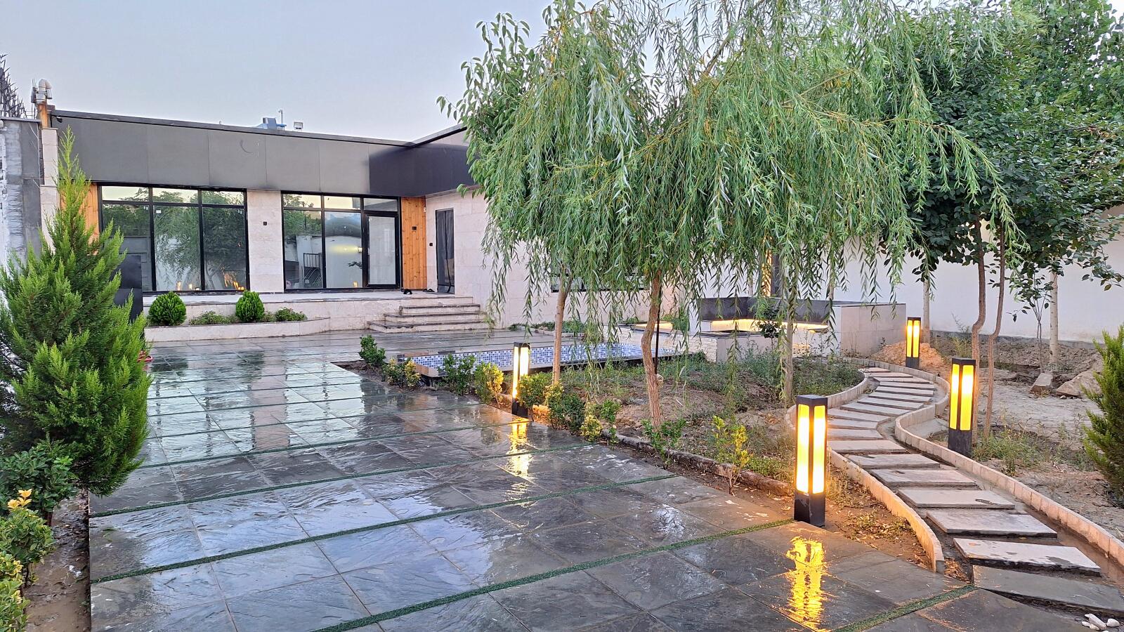 حیاط حیاط