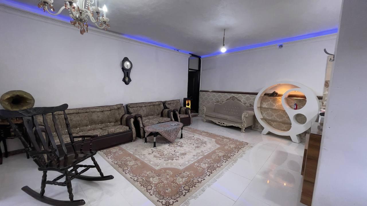 هال