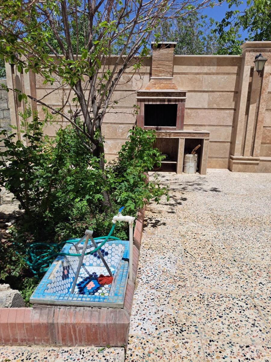 حیاط حیاط