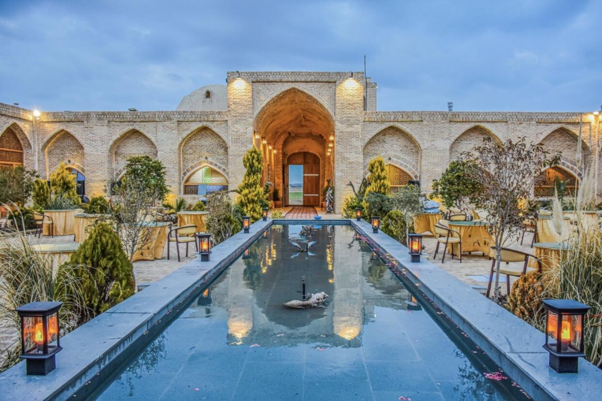 حیاط حیاط