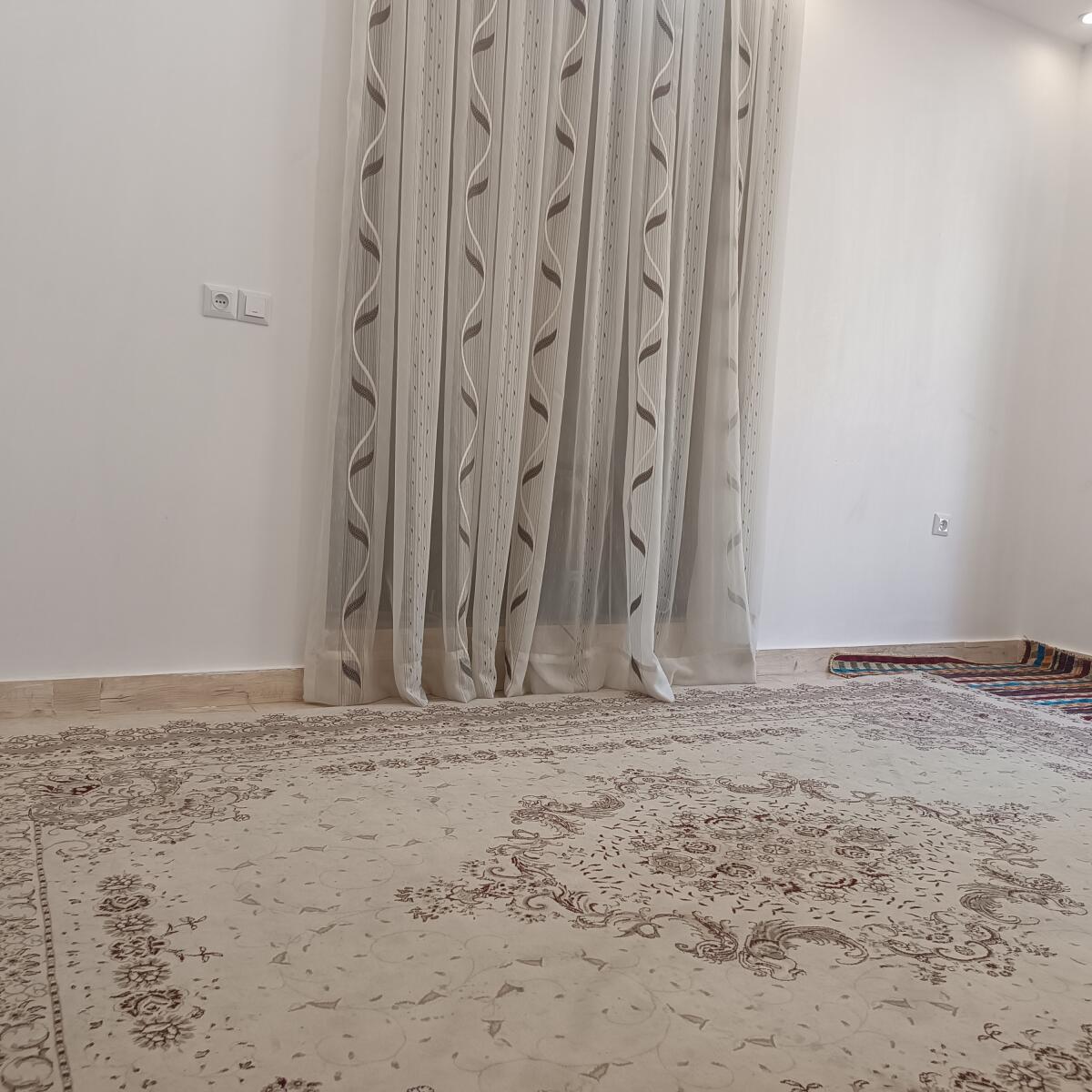 پذیرایی طبقه همکف پذیرایی طبقه همکف