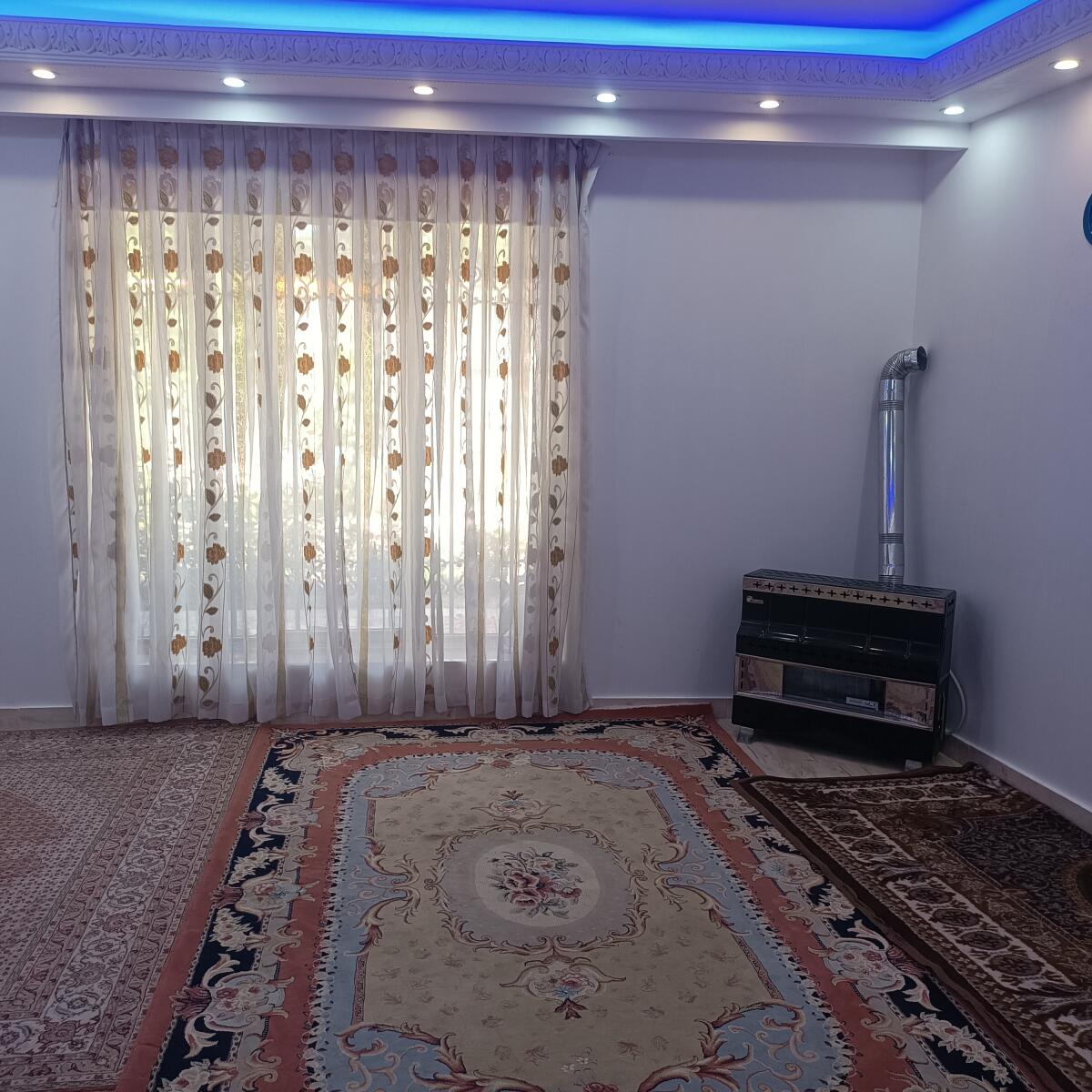 پذیرایی طبقه همکف پذیرایی طبقه همکف