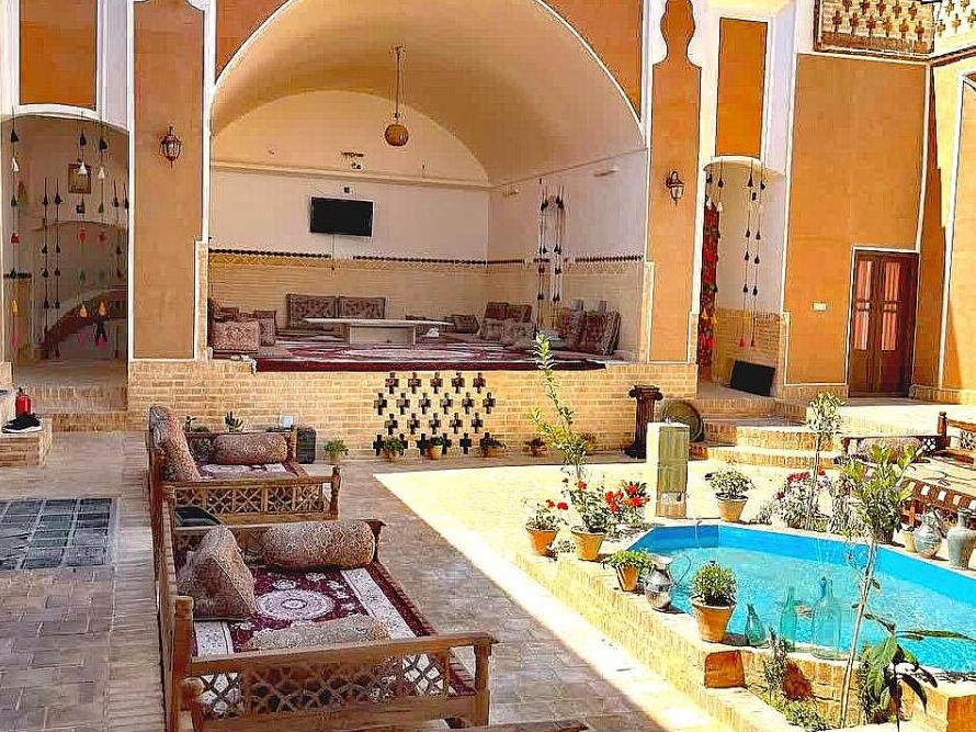 حیاط حیاط