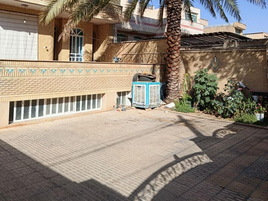 حیاط حیاط