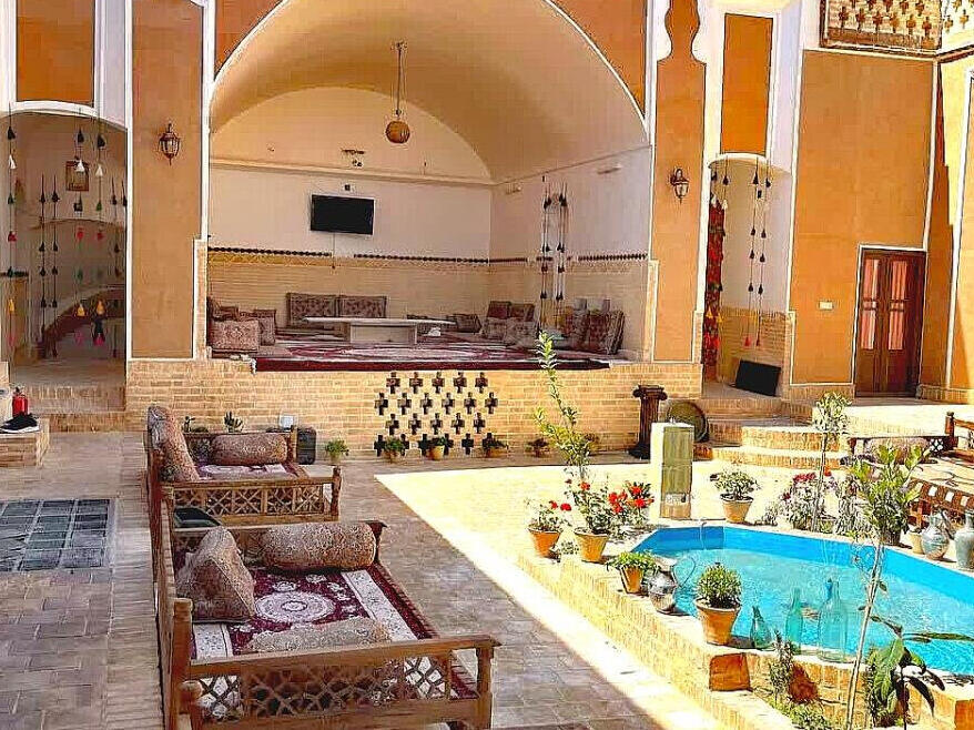 حیاط حیاط