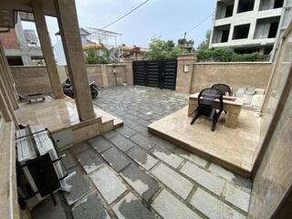 حیاط