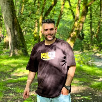 host-avatar